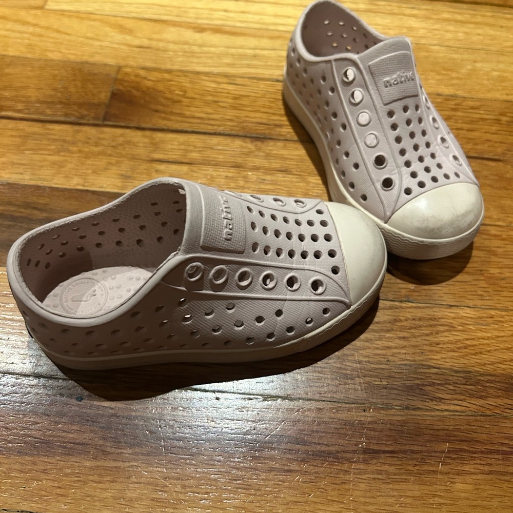 Native Kids Jefferson Shoes - Light Pink and White - Picture 3 of 5